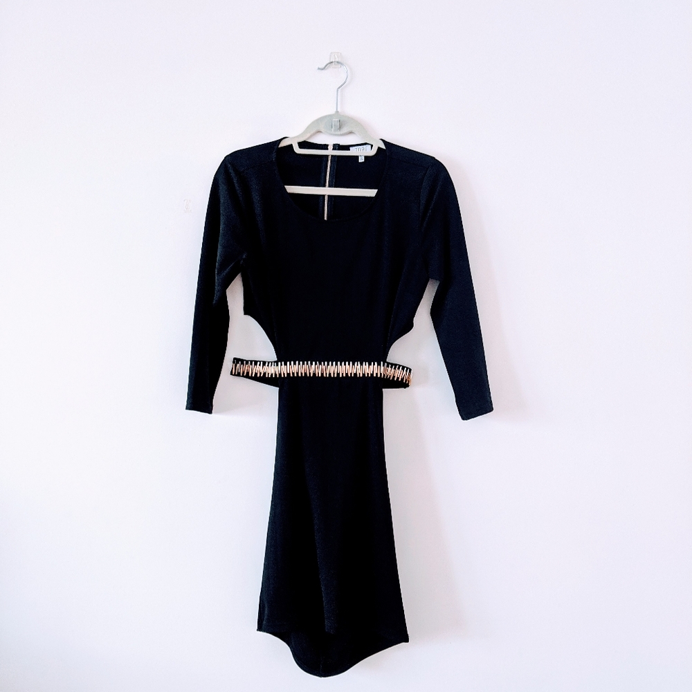DONATED 💥 Tobi black and gold dress